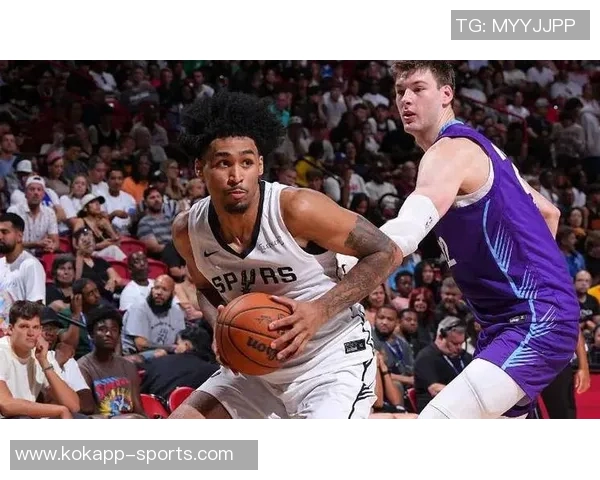 哈珀表现低迷全场仅得6分3助攻4失误半场命中率惨淡 哈珀表现低迷全场仅得6分3助攻4失误半场命中率惨淡