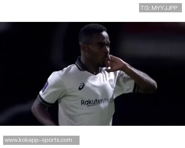 林加德精准直塞助攻杜甘季奇怒射被薛庆浩神勇扑出 林加德精准直塞助攻杜甘季奇怒射被薛庆浩神勇扑出