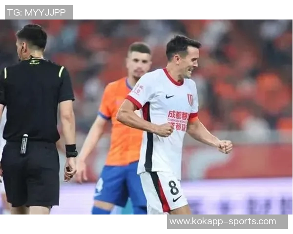 周定洋正式加盟深圳新鹏城完成与俱乐部签约仪式